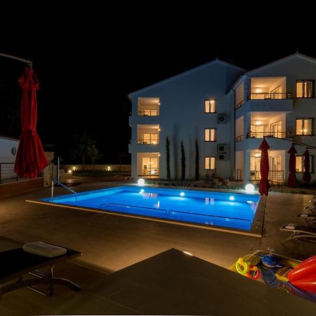 Villa Anja 2Nd Floor Peroj Eksteriør billede