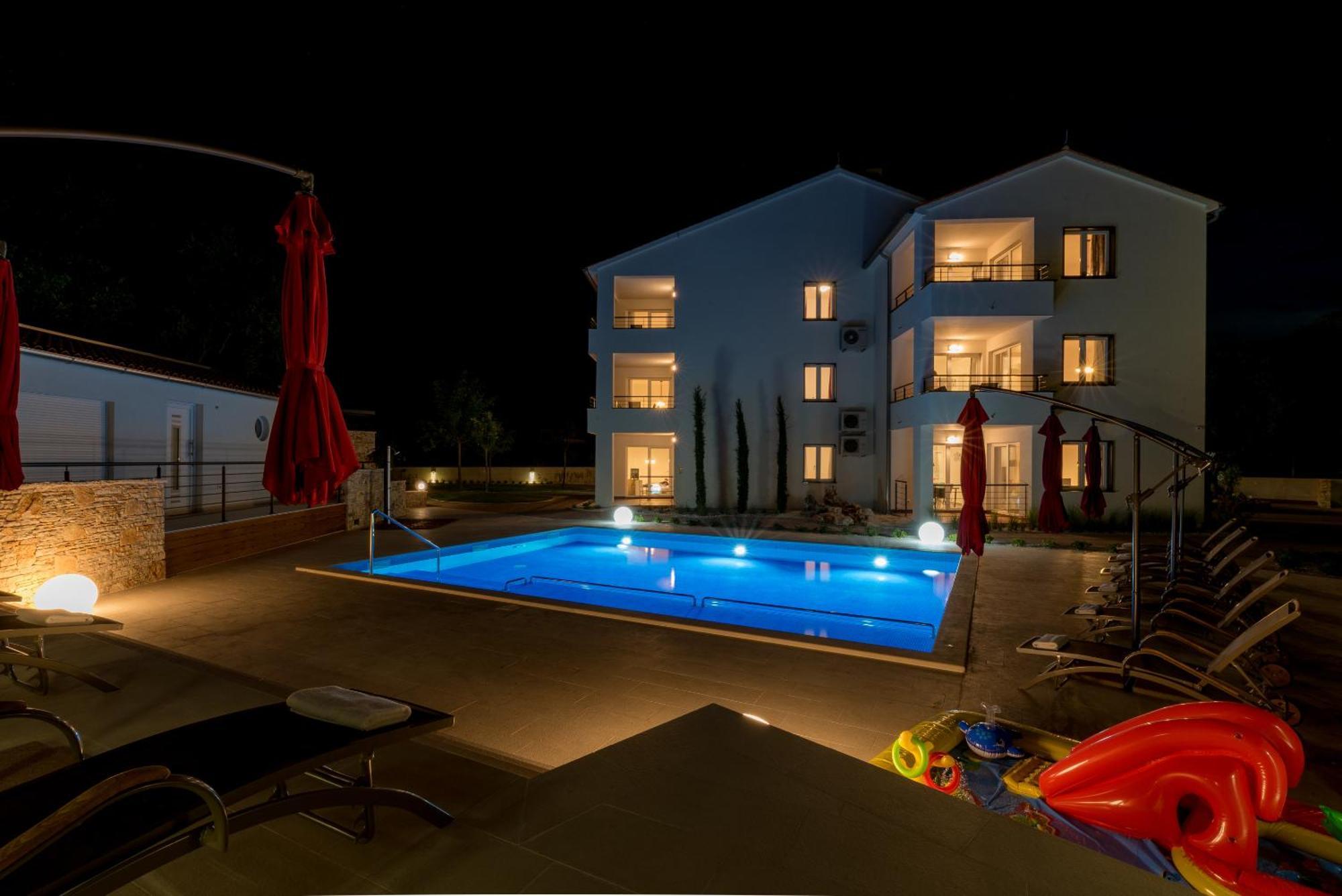 Villa Anja 2Nd Floor Peroj Eksteriør billede