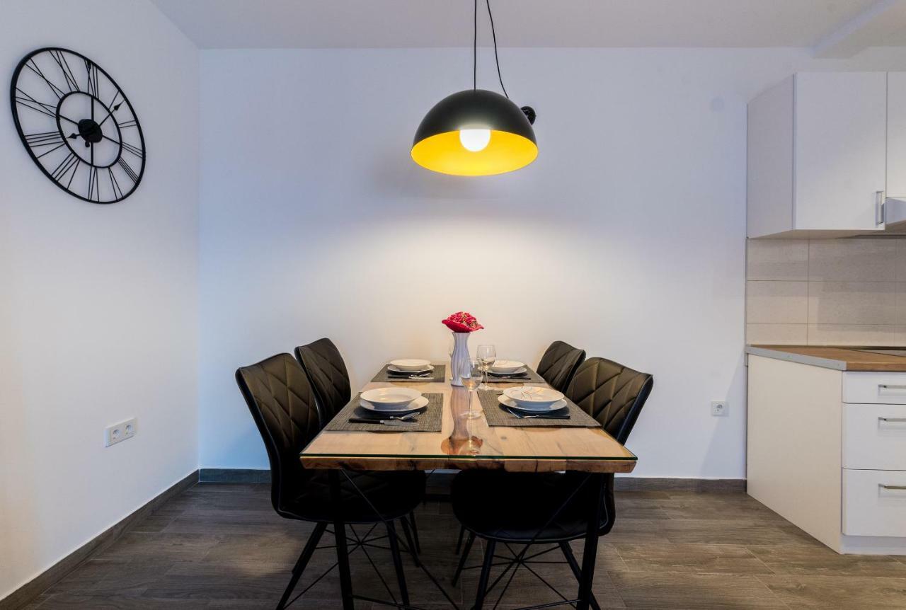 Villa Anja 2Nd Floor Peroj Eksteriør billede