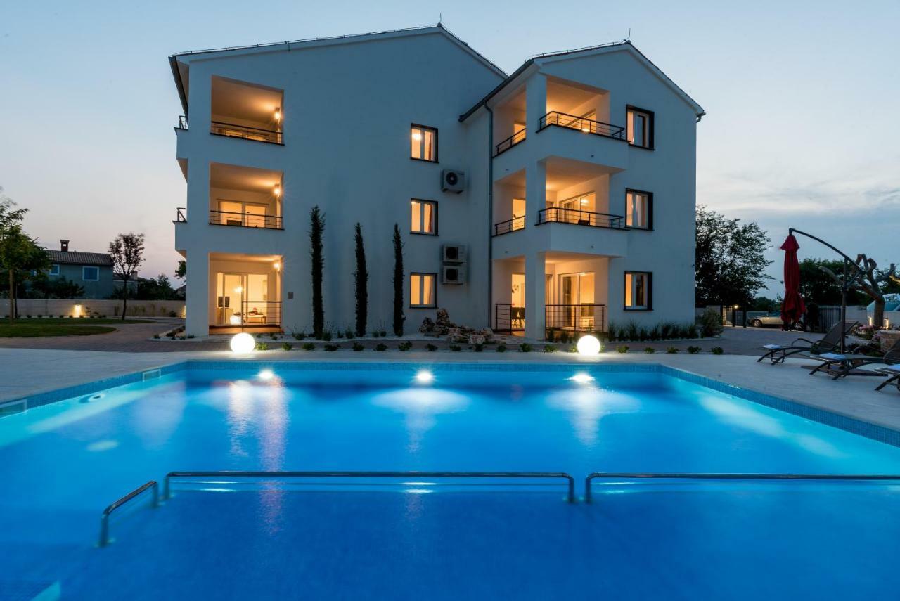 Villa Anja 2Nd Floor Peroj Eksteriør billede