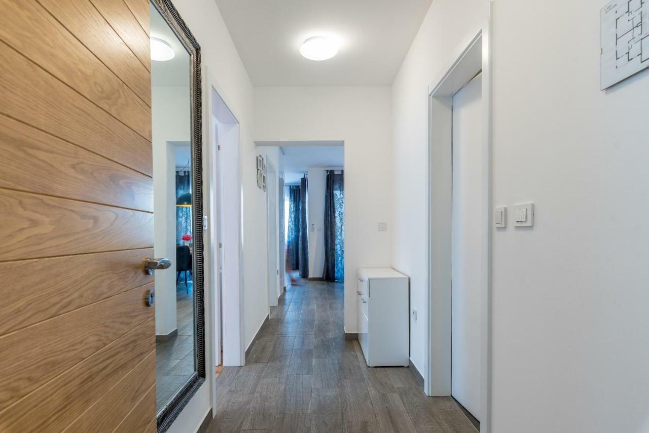 Villa Anja 2Nd Floor Peroj Eksteriør billede