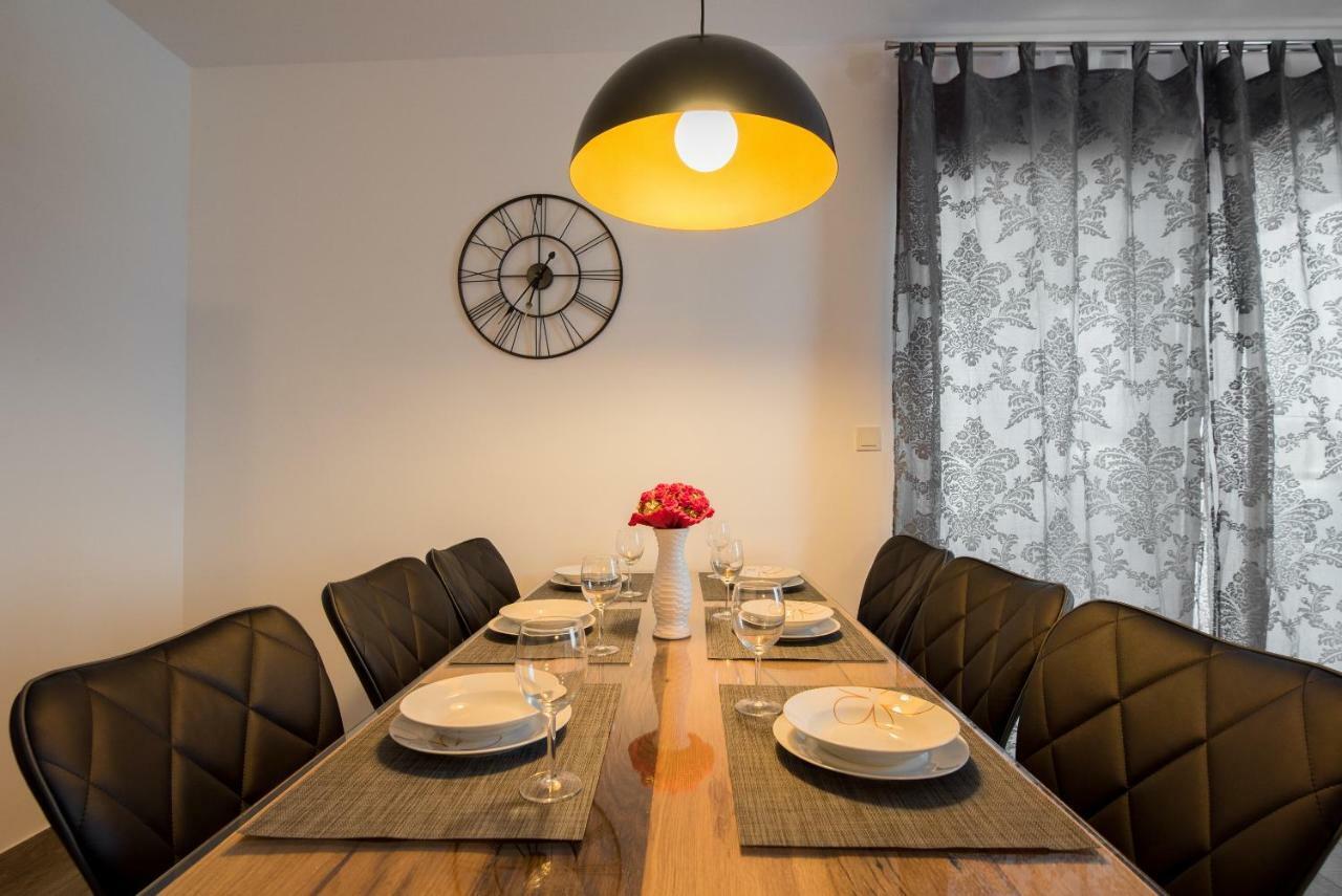 Villa Anja 2Nd Floor Peroj Eksteriør billede