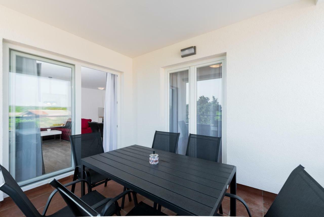 Villa Anja 2Nd Floor Peroj Eksteriør billede