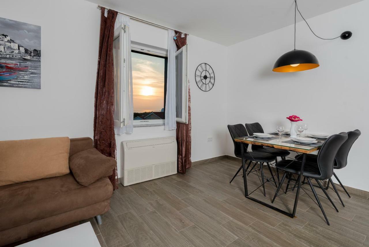 Villa Anja 2Nd Floor Peroj Eksteriør billede