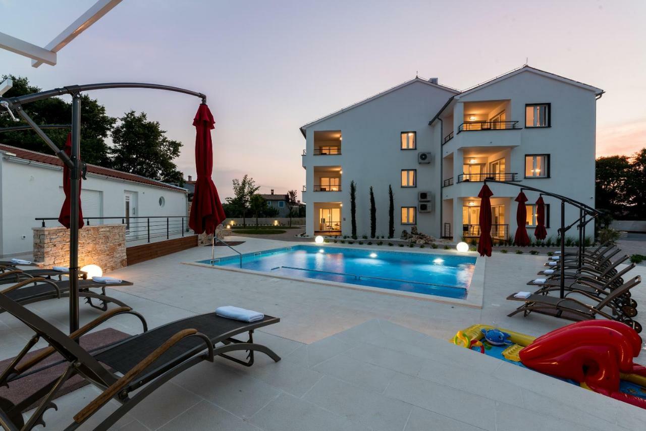 Villa Anja 2Nd Floor Peroj Eksteriør billede