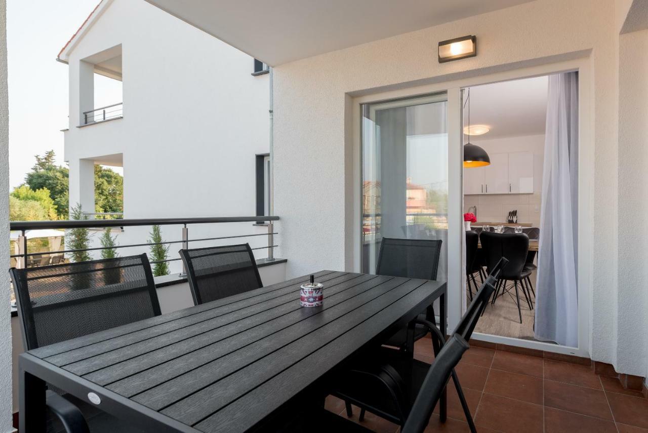 Villa Anja 2Nd Floor Peroj Eksteriør billede