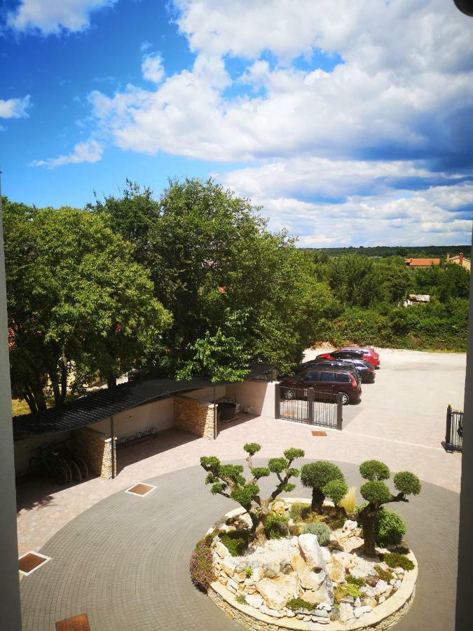 Villa Anja 2Nd Floor Peroj Eksteriør billede